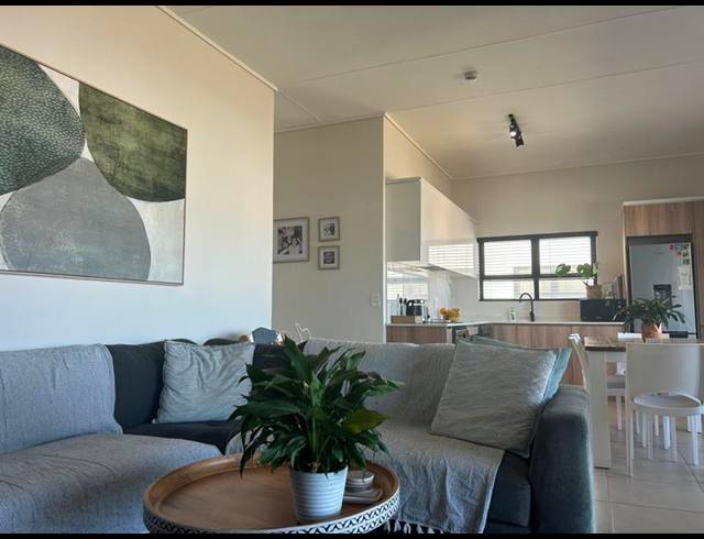 2 BEDROOM APARTMENT FOR SALE IN SANDOWN